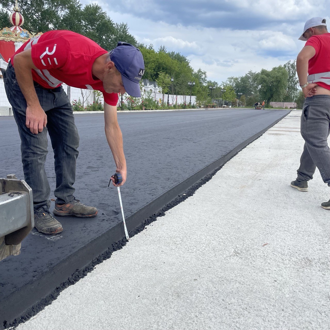 Asphalt paving